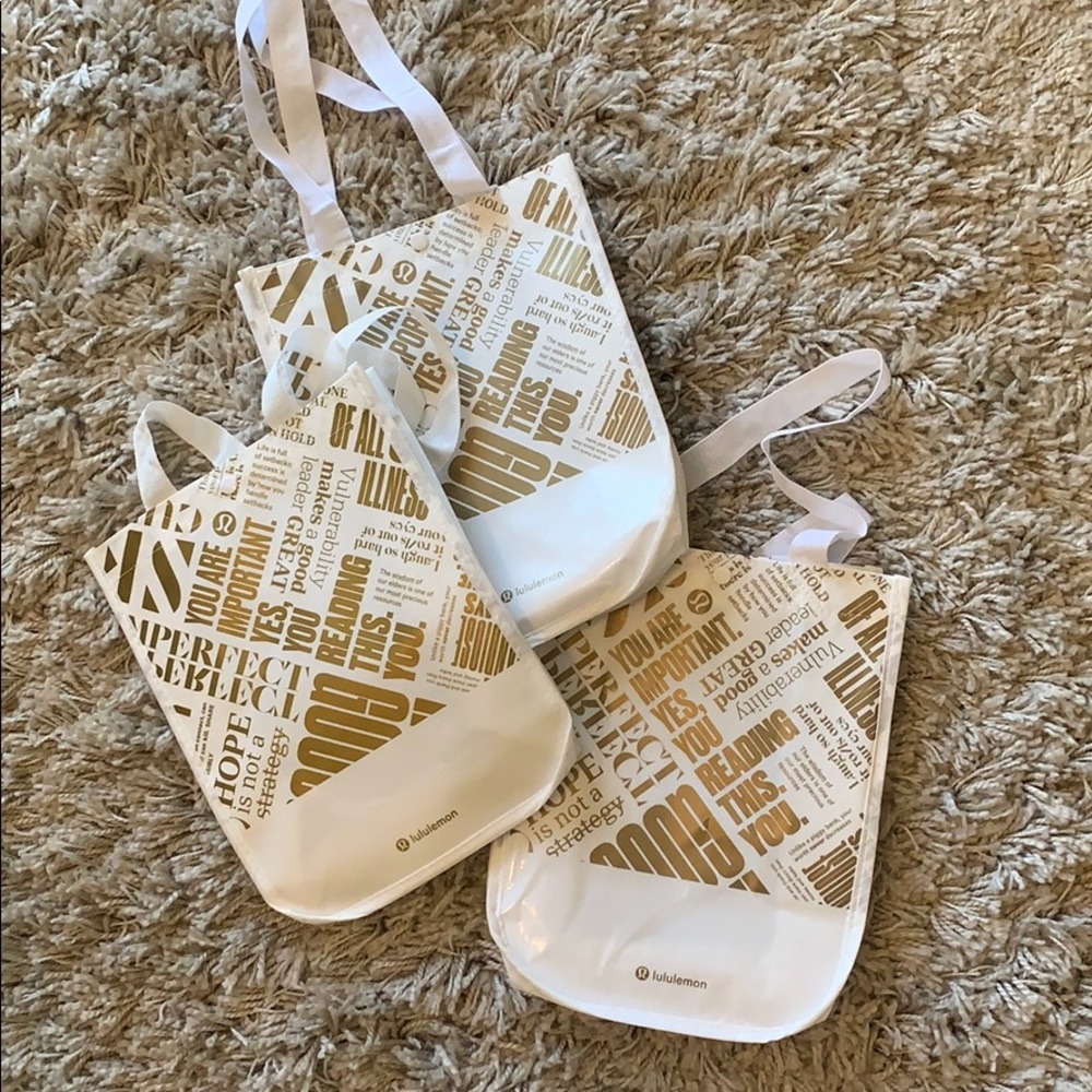 4 Small Lululemon shopping totes